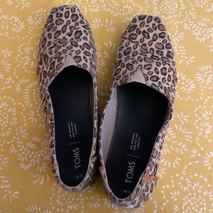 Women’s Toms Leopard size 11